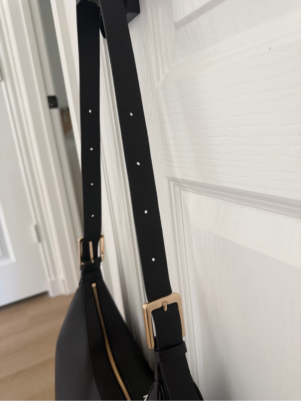 NEW! With Tag. COS Black Crescent Hobo with Gold-Tone Accents RETAIL $250 - Picture 10 of 11